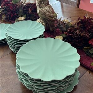 Hobby Lobby Cream Scalloped Dinner Plates
(price is for 4 plates)